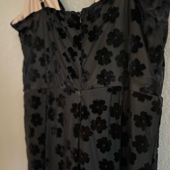 Limousine Lifestyle Black Burnout Velvet Floral Midi Dress - Picture 11 of 11